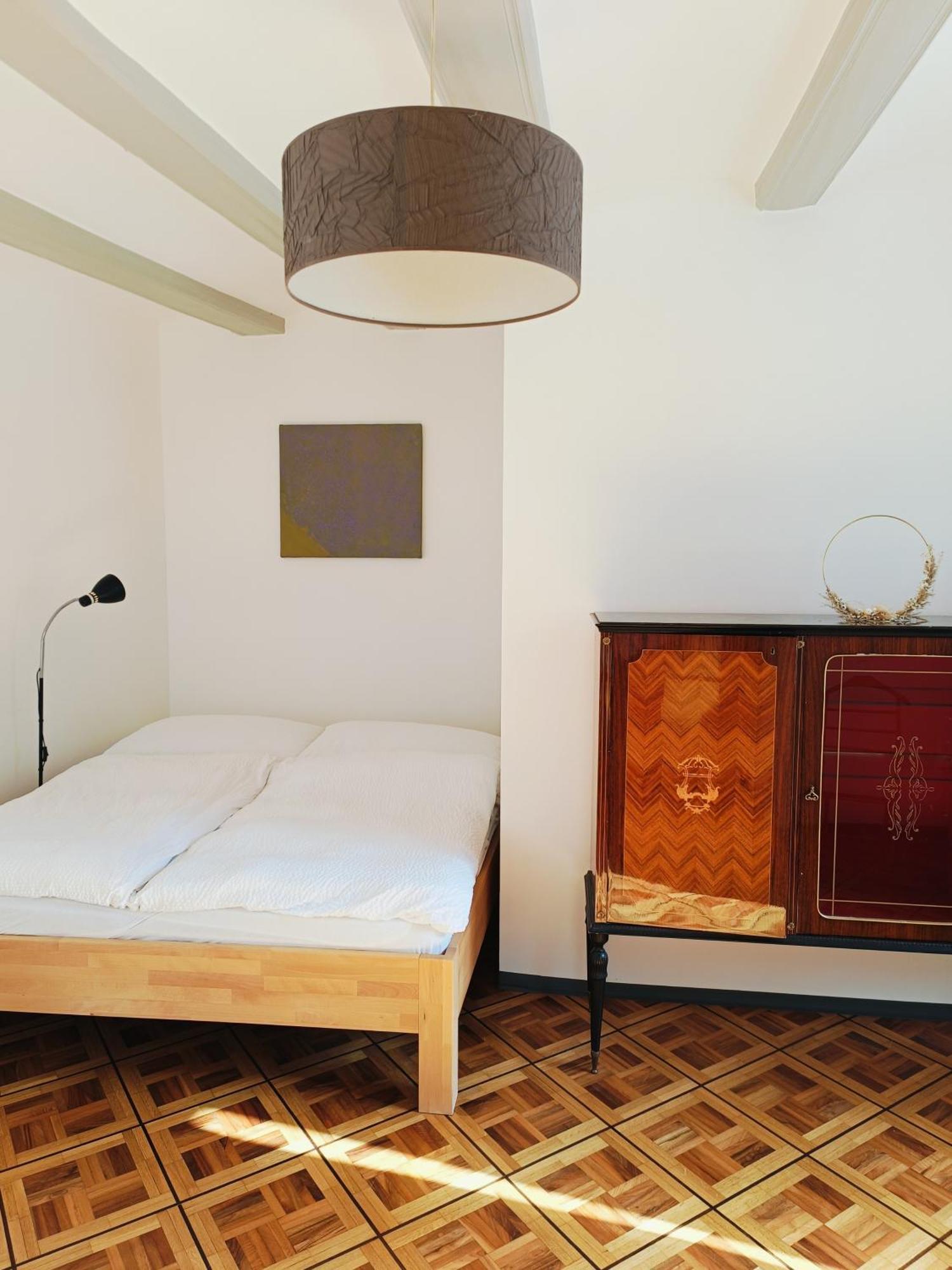 Casa Jenini - Wohnung Im Patrizierhaus Neben Schloss Leuk 외부 사진