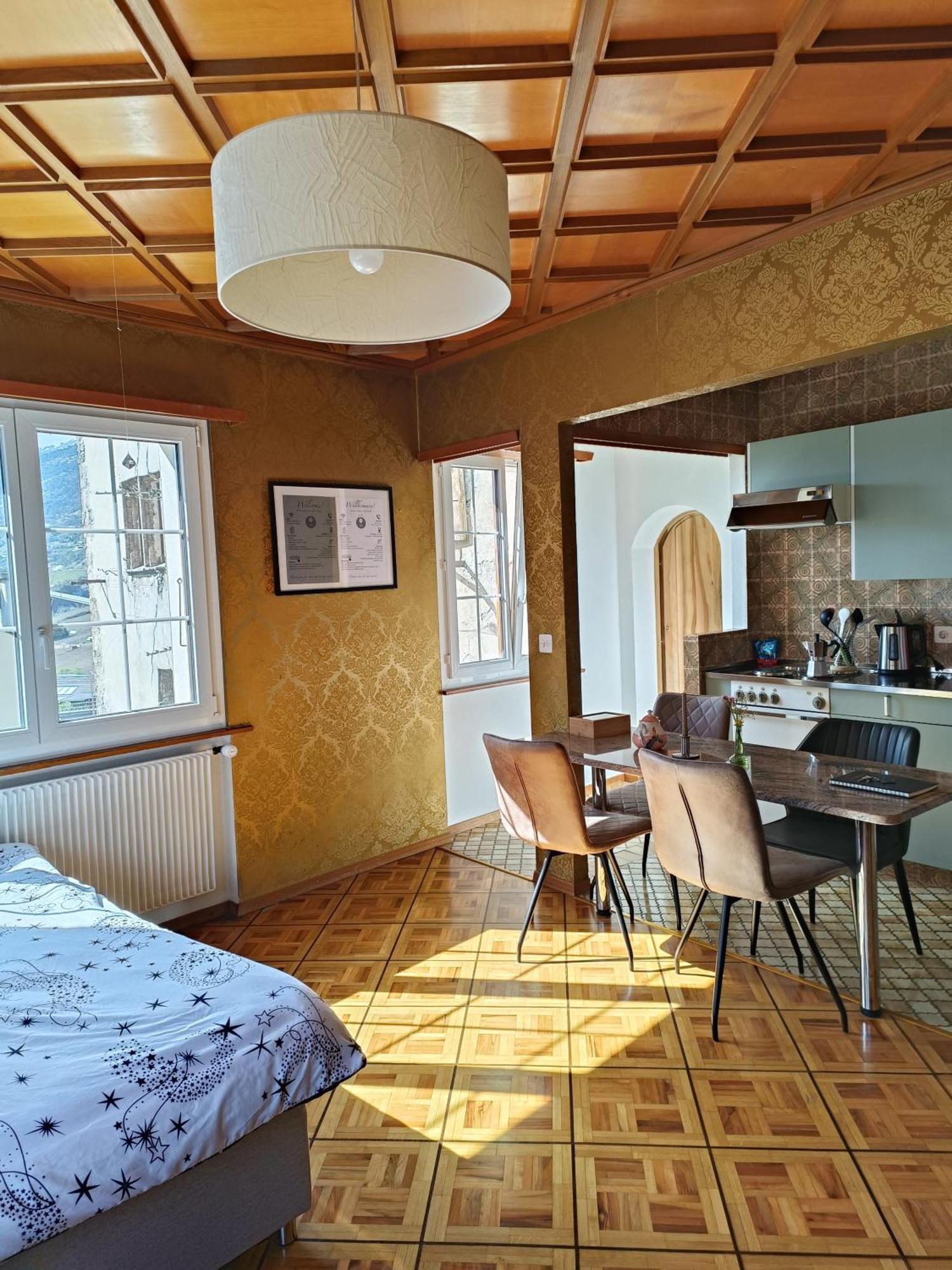 Casa Jenini - Wohnung Im Patrizierhaus Neben Schloss Leuk 외부 사진